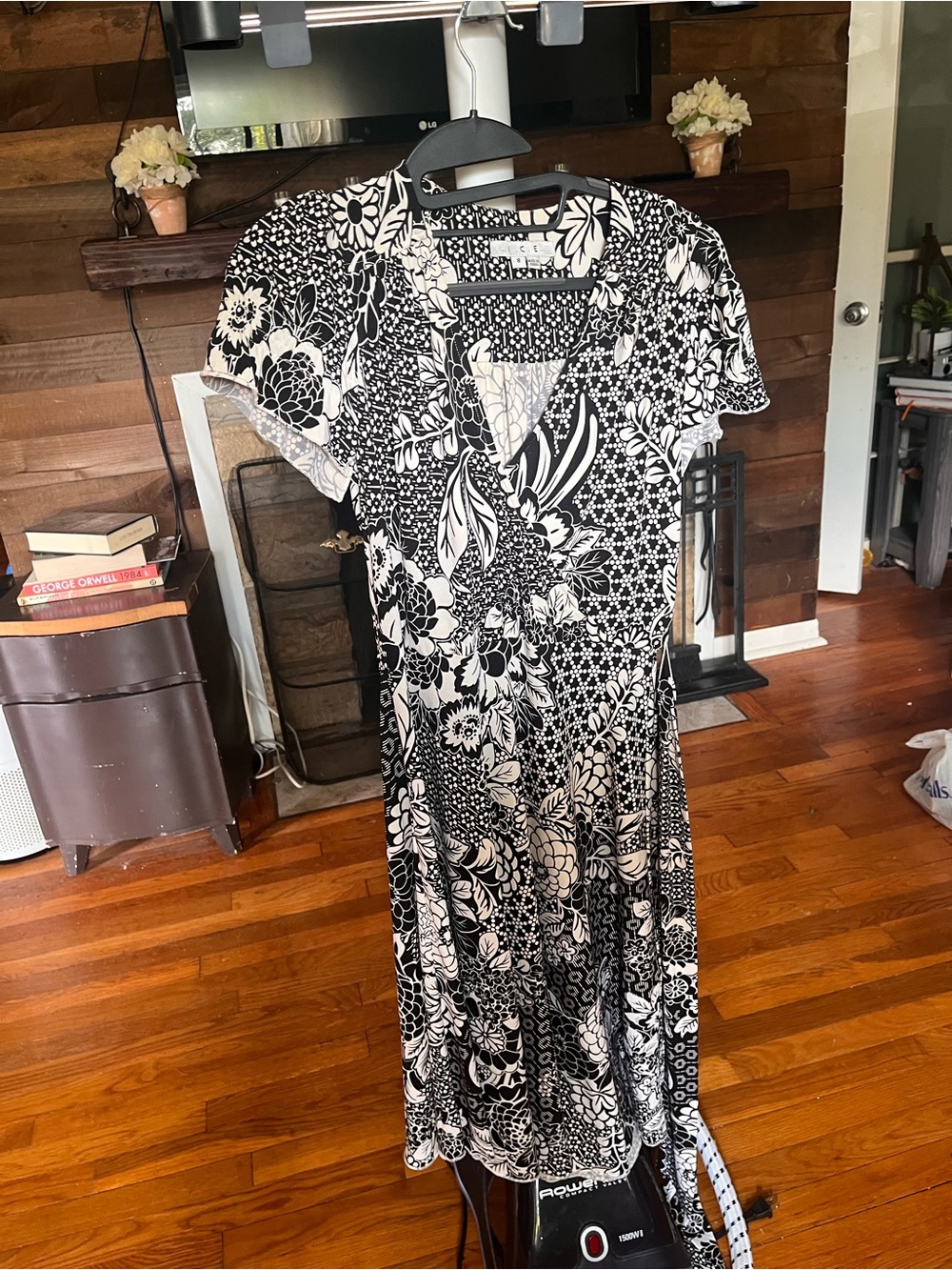 Black & White Floral V-Neck Midi Dress